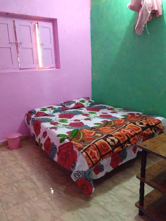 Ravi Guesthouse 亨比 外观 照片